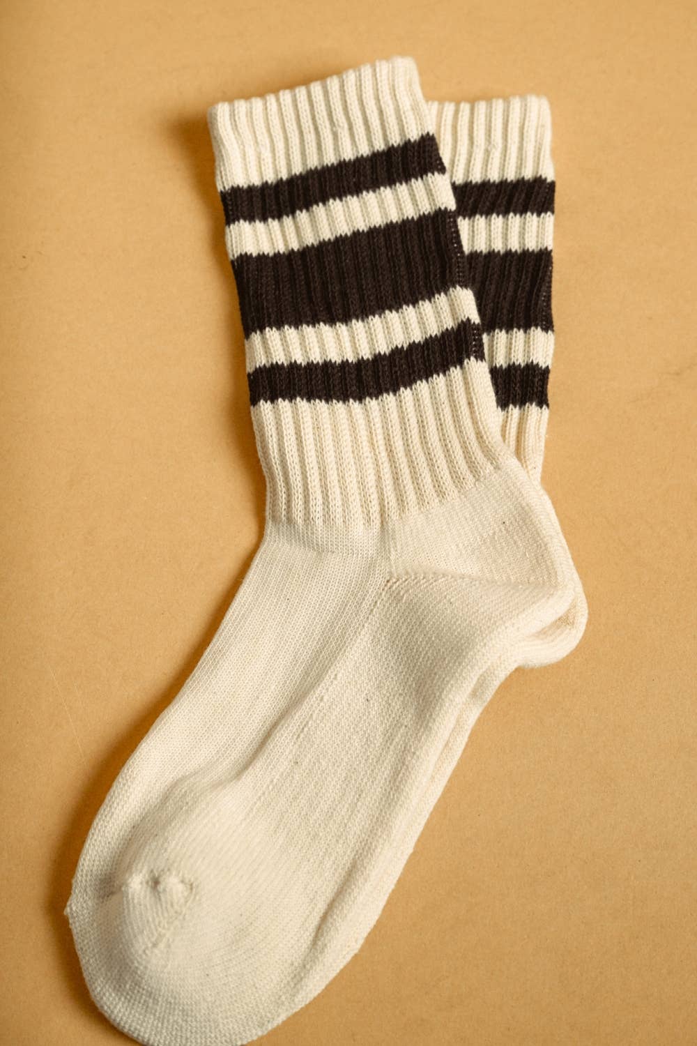A8107   RETRO STRIPE CREW SOCKS